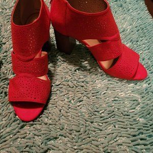 VIOLET & RED Anabelle Laser Cut Peep Toe Bootie NEW